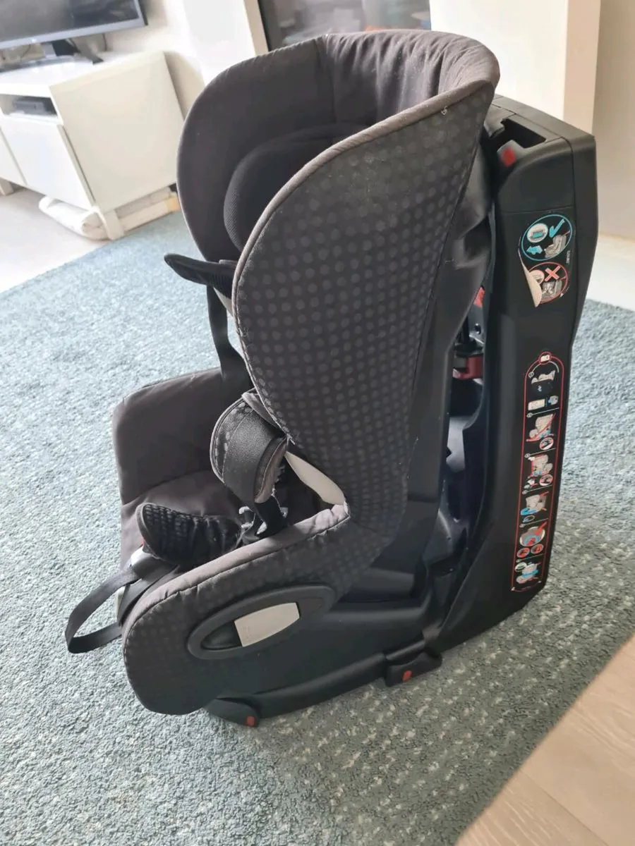 Maxi Cosy Axiss Swivel Car Seat - Image 2