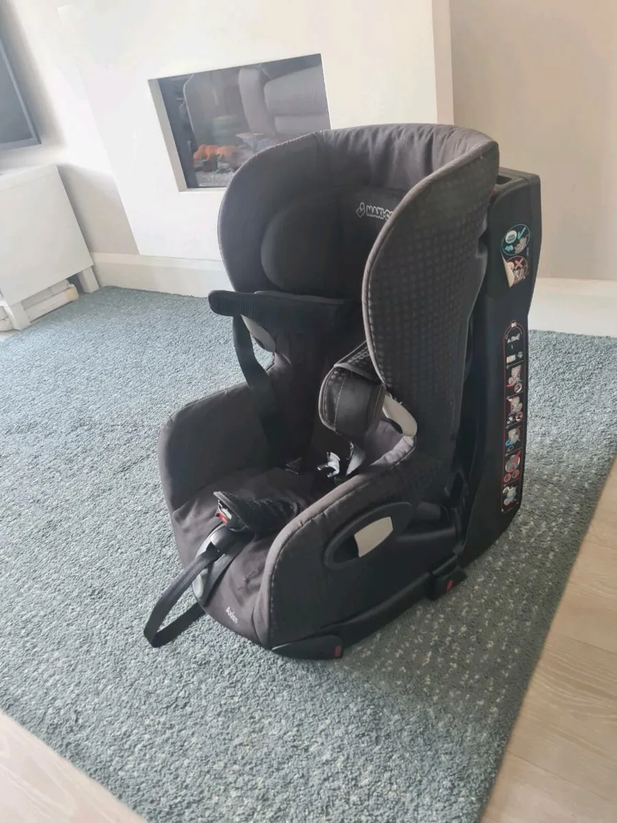 Maxi Cosy Axiss Swivel Car Seat - Image 4