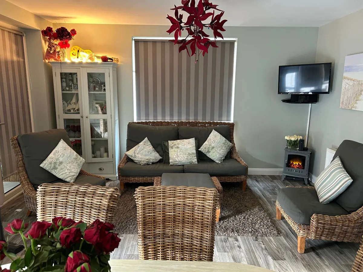 Suite for sale - Image 1