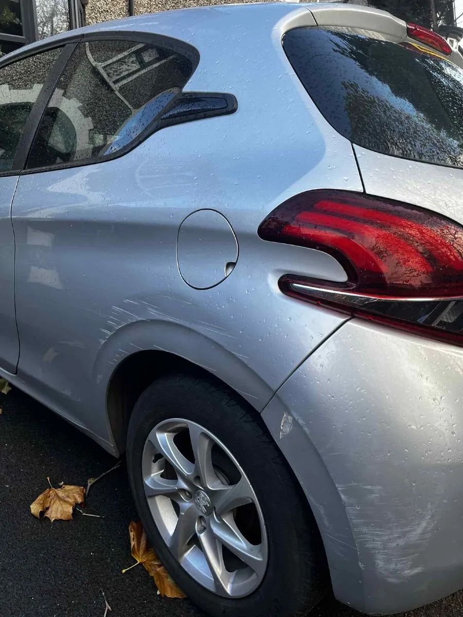 Peugeot 208 2015 - Image 2