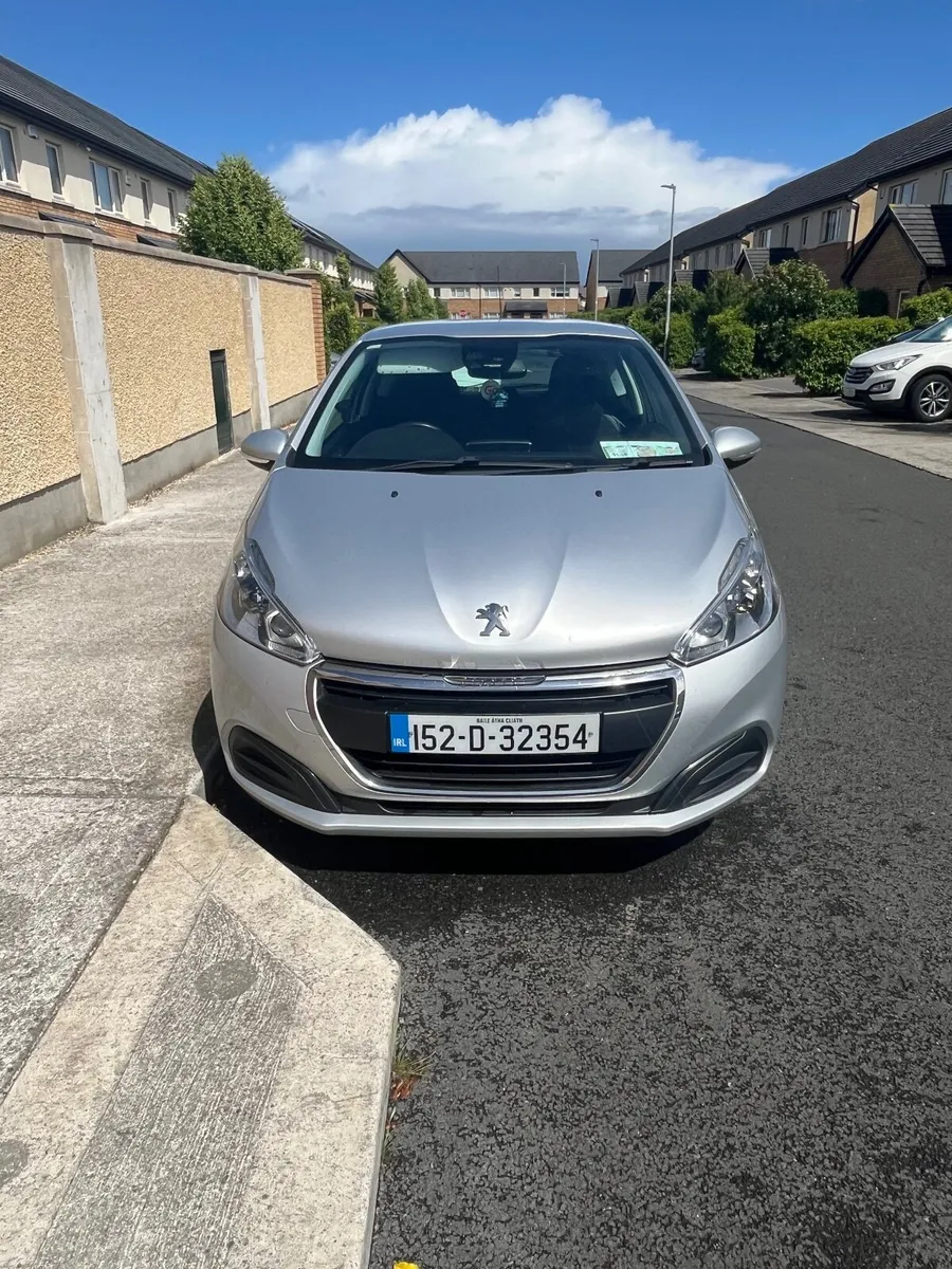 Peugeot 208 2015 - Image 1