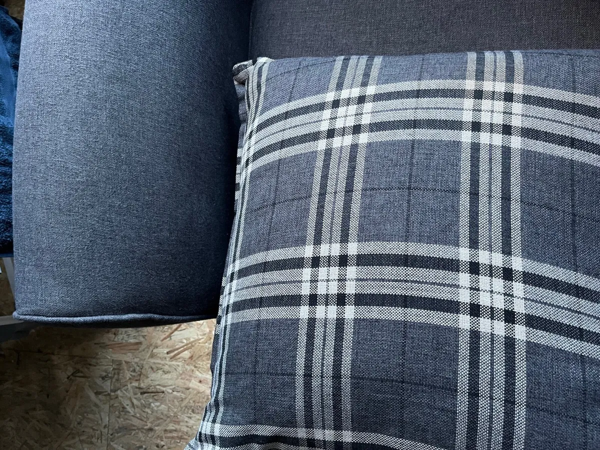 Sofa/Couch - Image 3