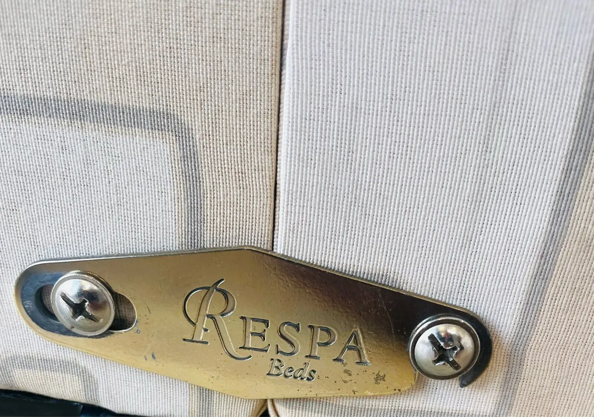 Divan bed base and headboard - Image 4