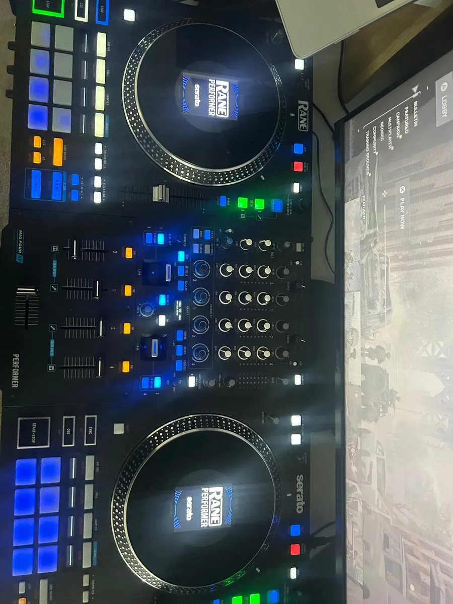 DJ controller - Image 1