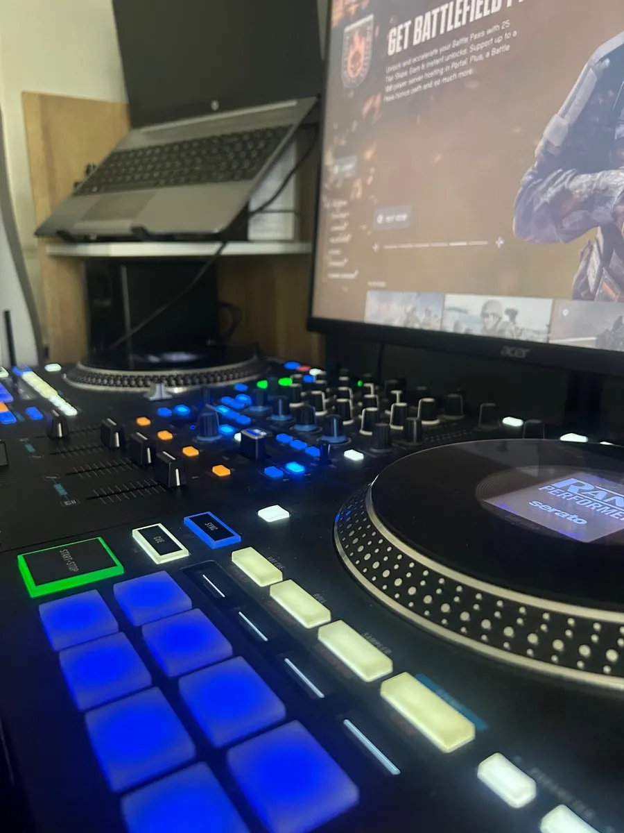 DJ controller - Image 2