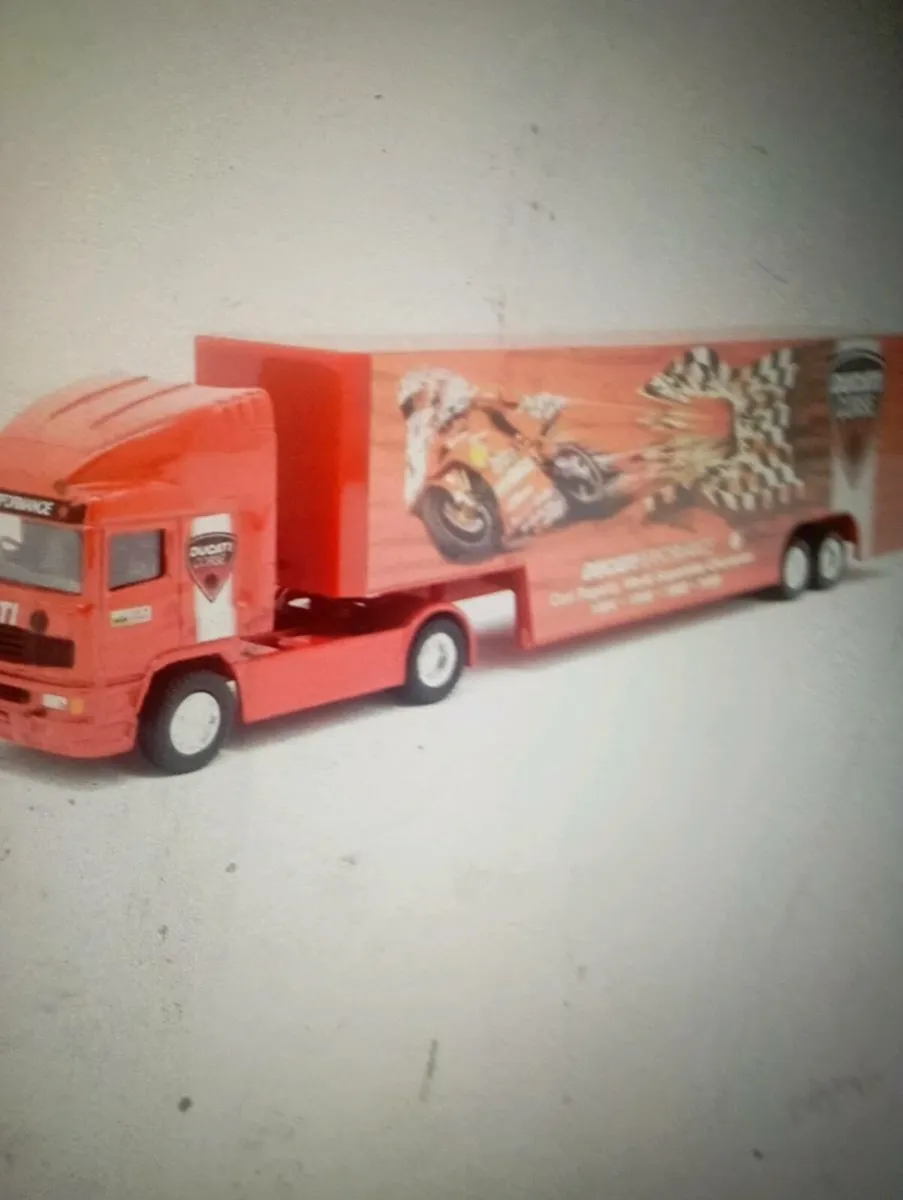 CORGI SUPERHAULERS ERF RACING TRAMSPORTER  DUCATI. - Image 1