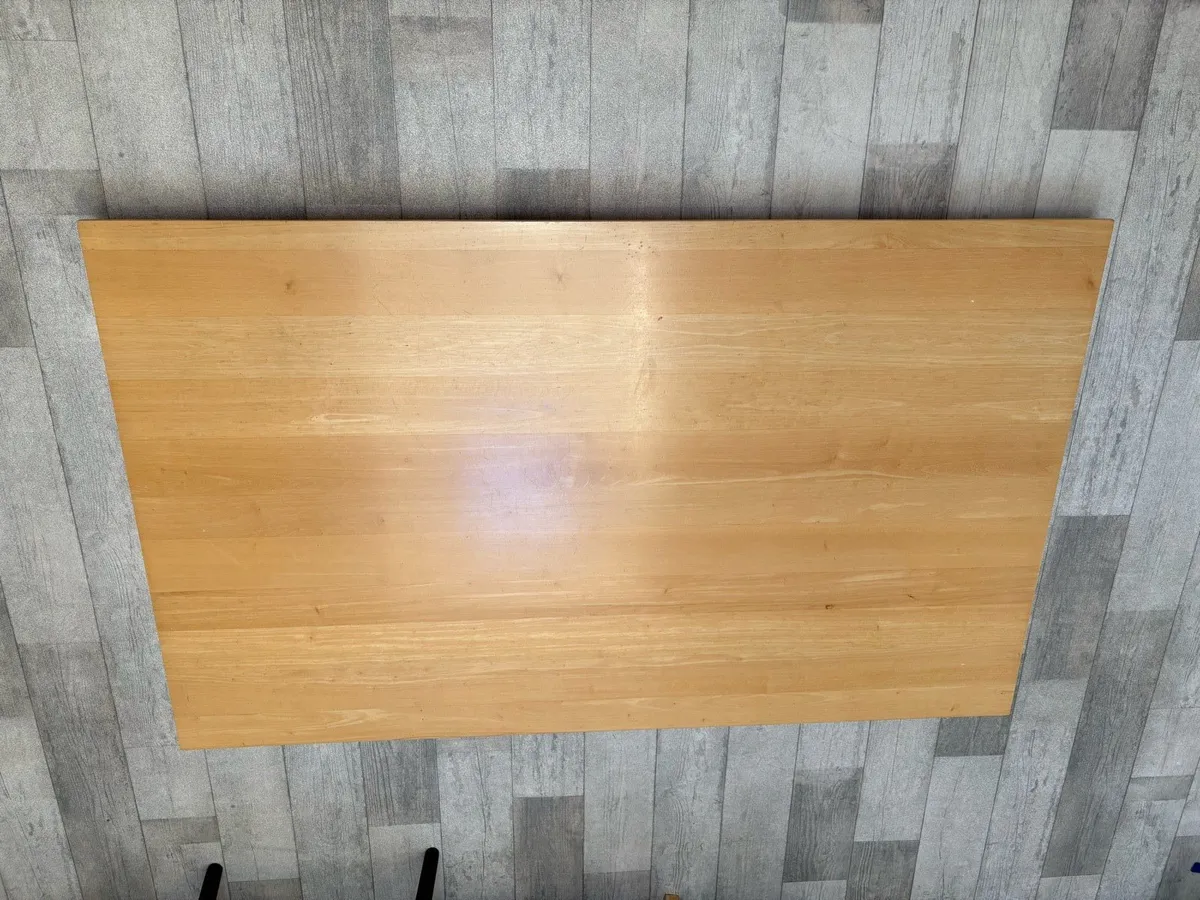 Dining table - Image 1