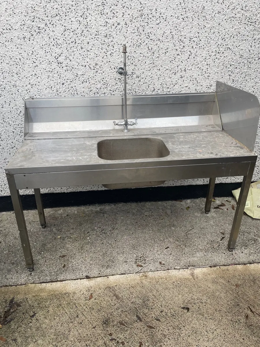 Stainless steel sink - Image 1