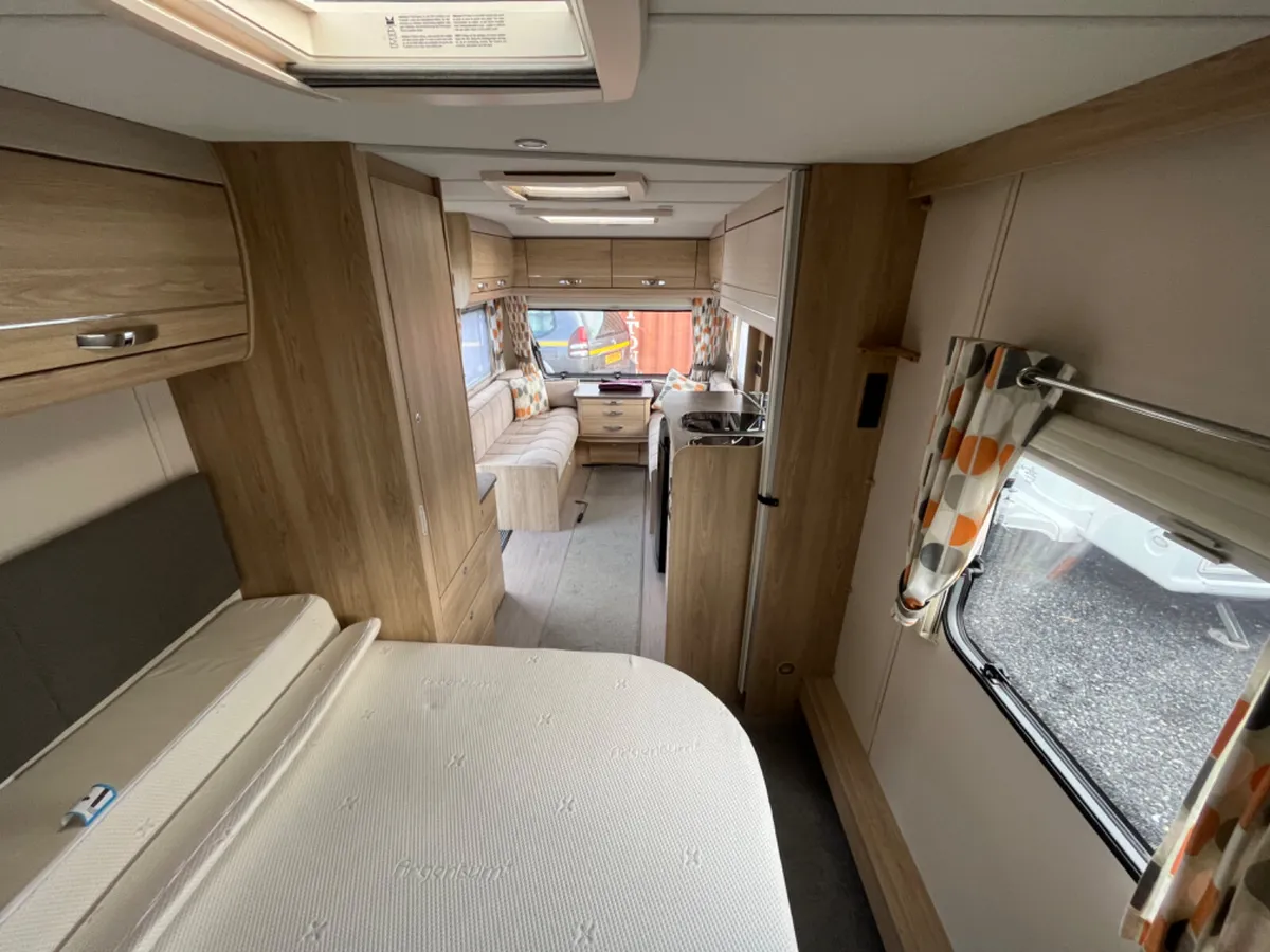 2018 Elddis 4 Berth Fixed Island Bed Caravan - Image 4