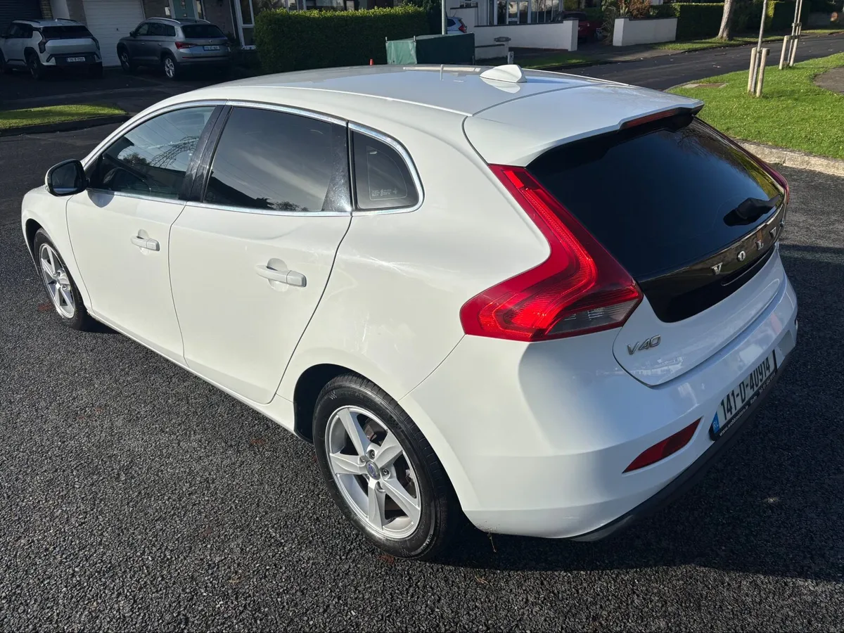 Volvo V40 2014 NCT 06/26 - Image 3
