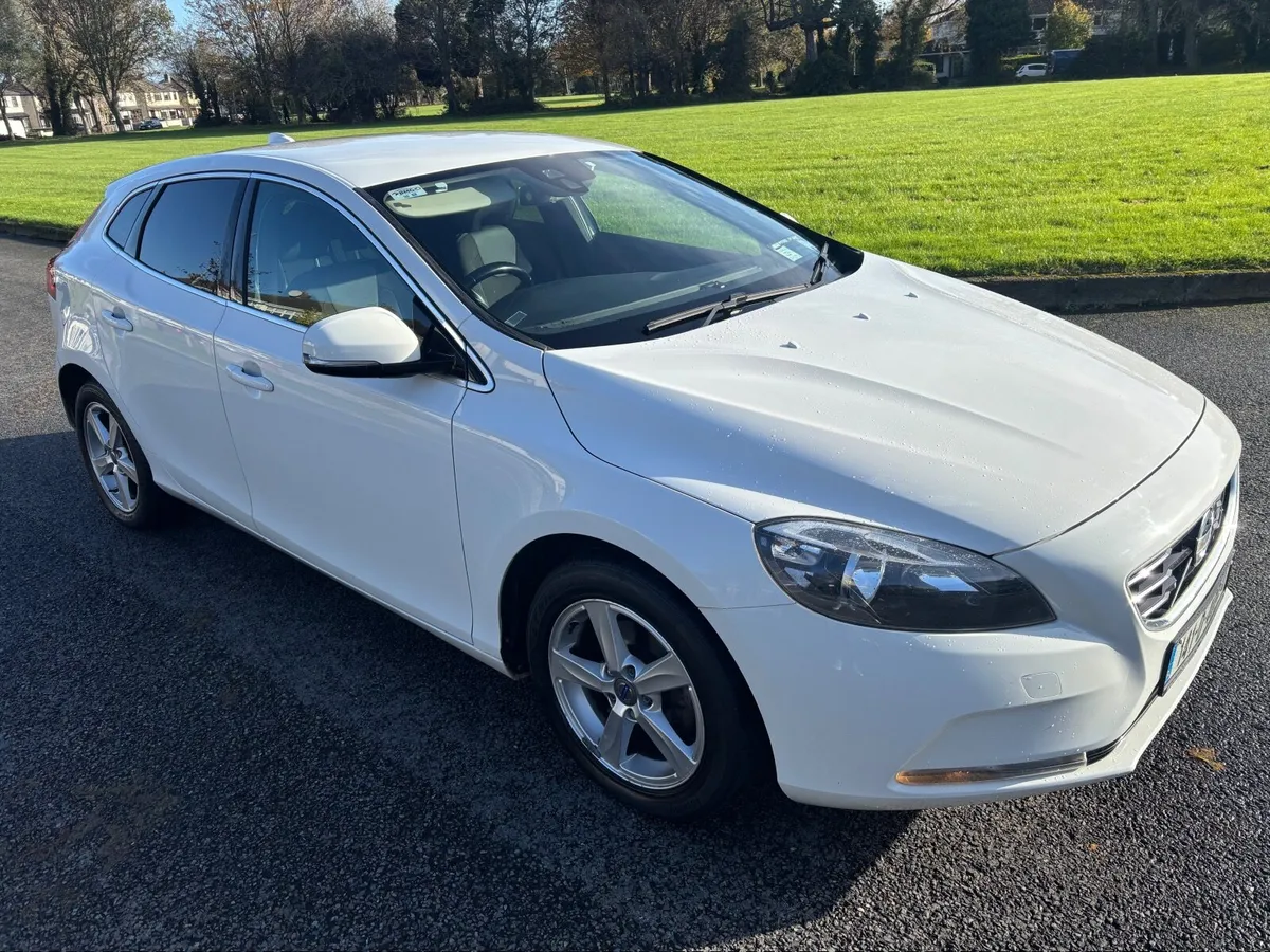 Volvo V40 2014 NCT 06/26 - Image 1