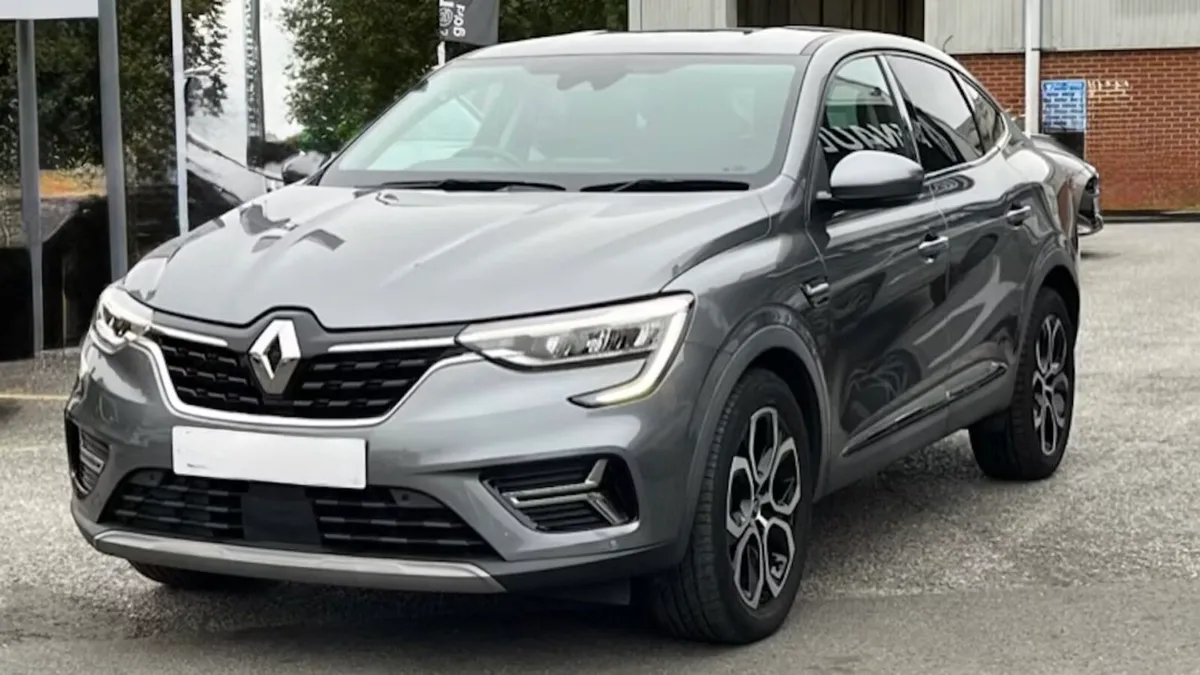 2022 Renault Arkana S-Edition Hybrid - Image 2