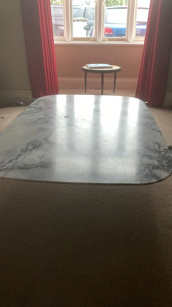 Coffee table - Image 1