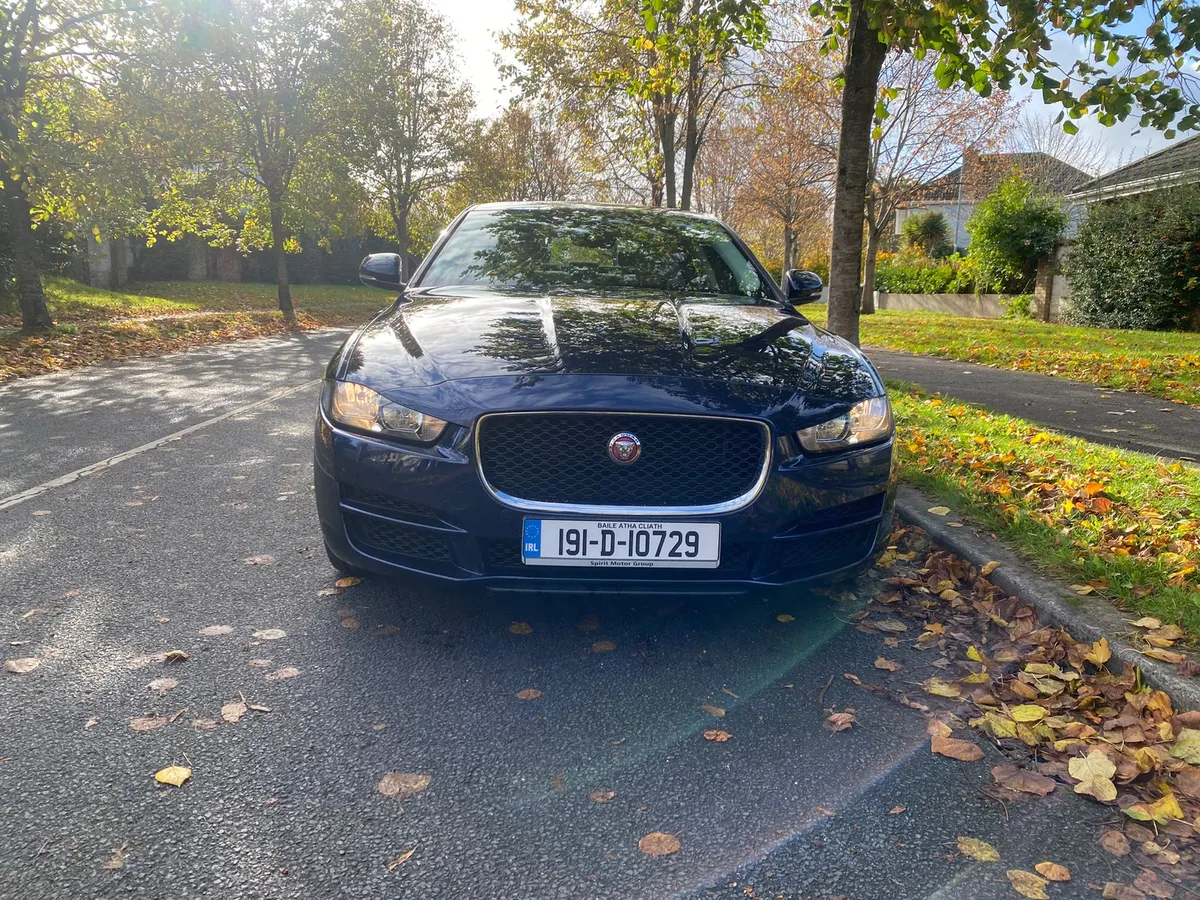 JAGUAR XE 2.0 PETROL PRESTIGE 250 BHP - Image 2