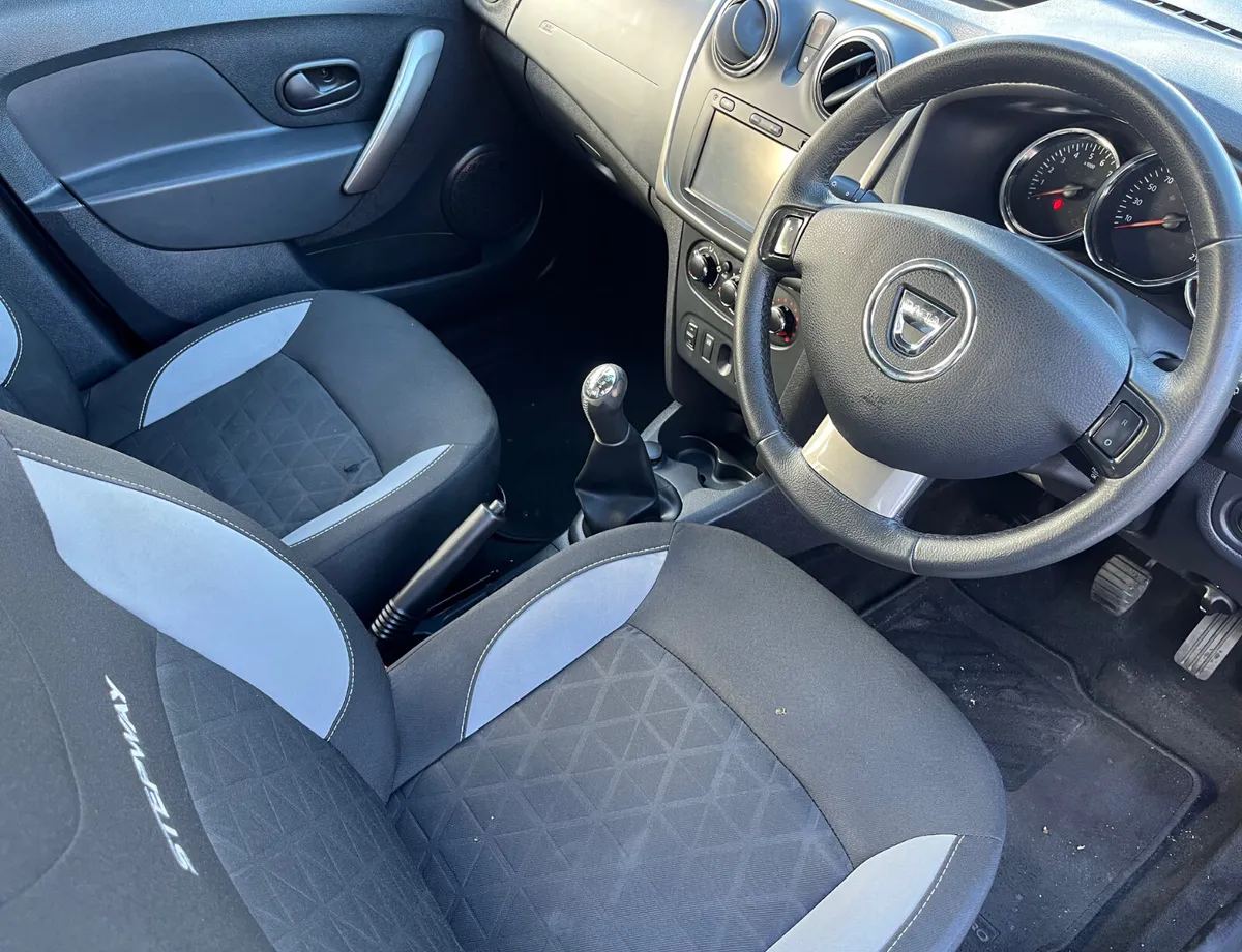 Dacia Sandero Stepway 1.5 DCI - Image 4