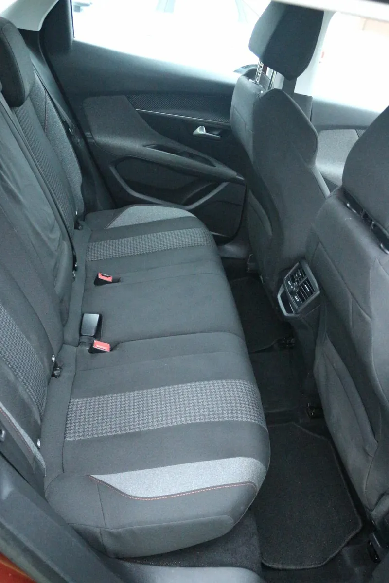 Peugeot 3008 ACTIVE 1.6 BLUE HDI 120 +Tow Bar - Image 4