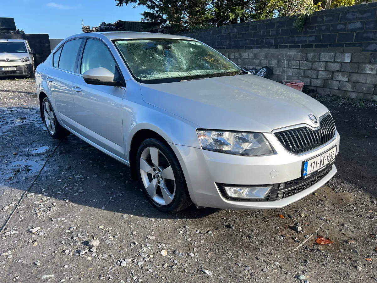 171 Skoda Octavia 1.6 Tdi driving - Image 1