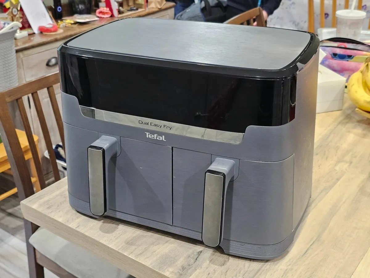 Tefal XXL Dual Easy Fry 11L Air Fryer  Purchased i - Image 1