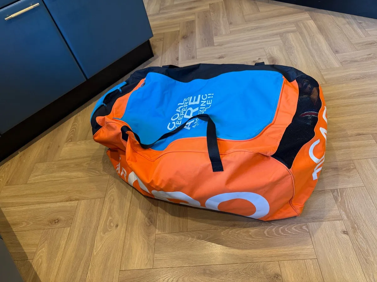 OBO Hockey Goal Keeping Set - Image 1