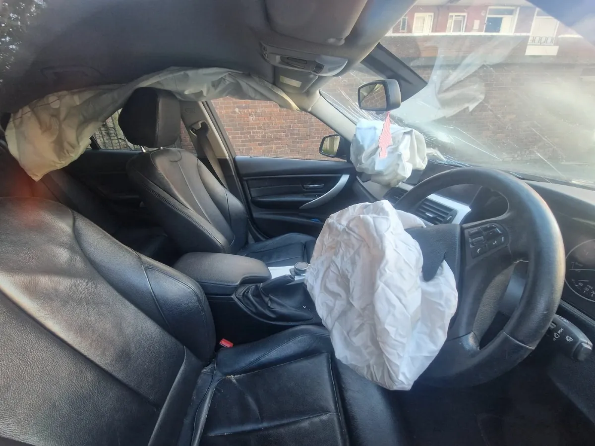 BMW 3-Series 2014 - Image 3