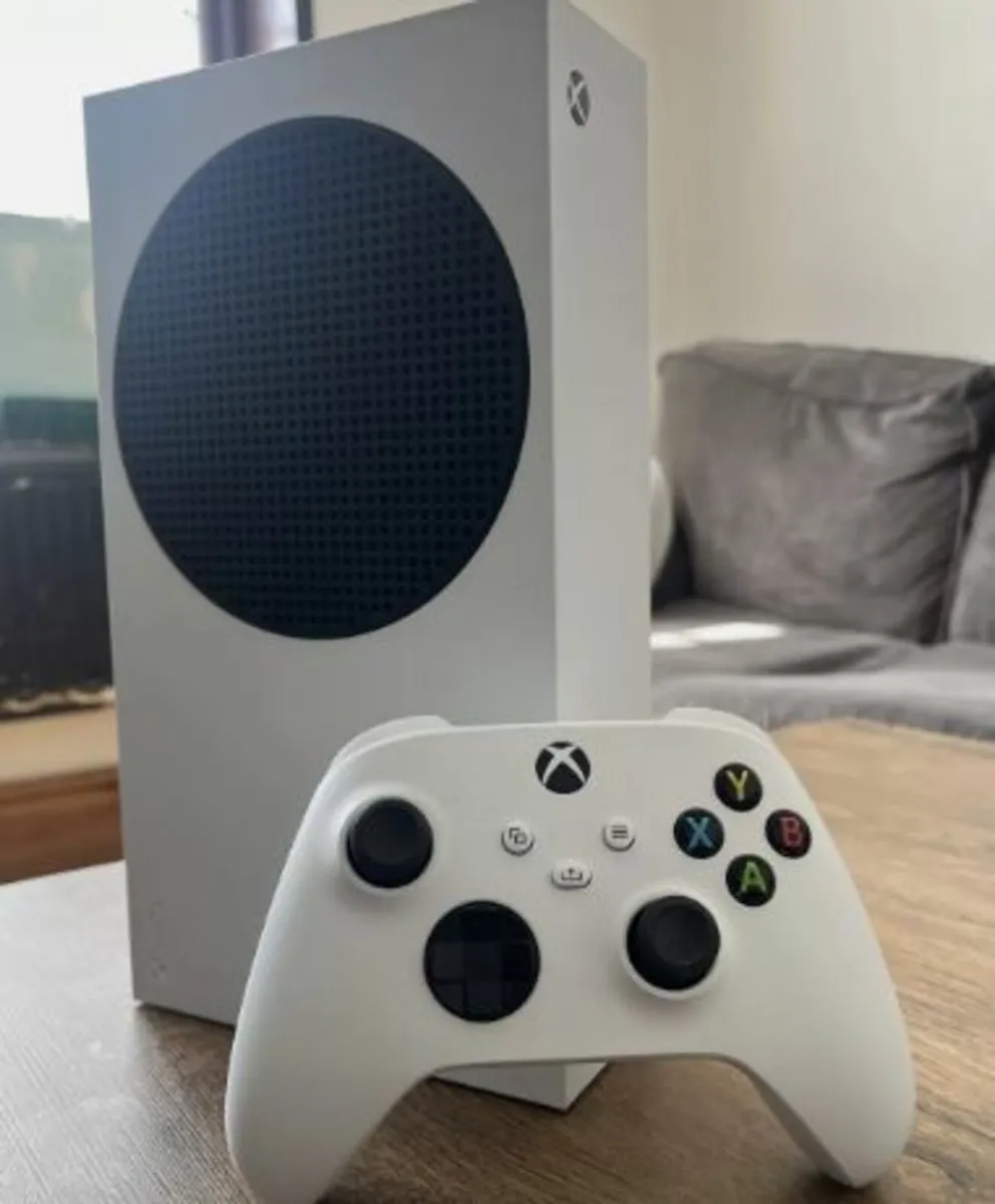 Xbox Series s (512GB) white + 3 months game pass - Image 2