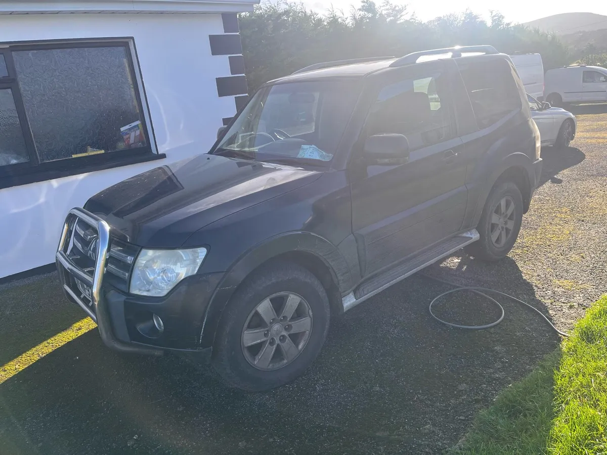 Mitsubishi Pajero Jeep - Image 1