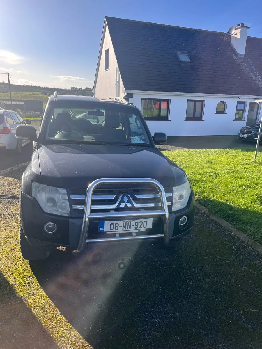 Mitsubishi Pajero Jeep - Image 2