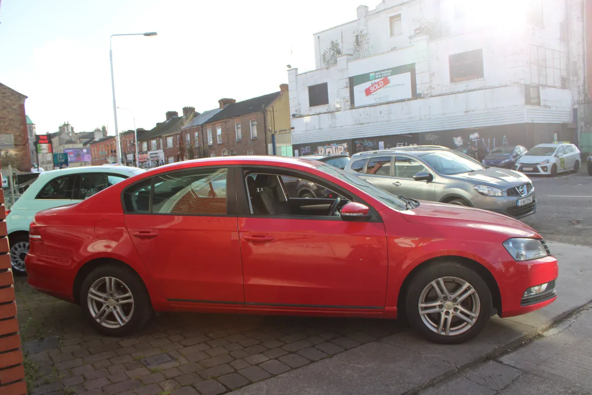 Volkswagen Passat 1.4 TSI AUTO 2012 - Image 3