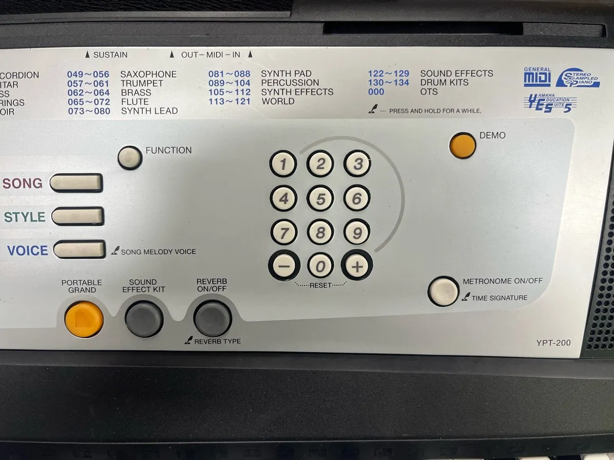 Yamaha Keyboard - Image 4
