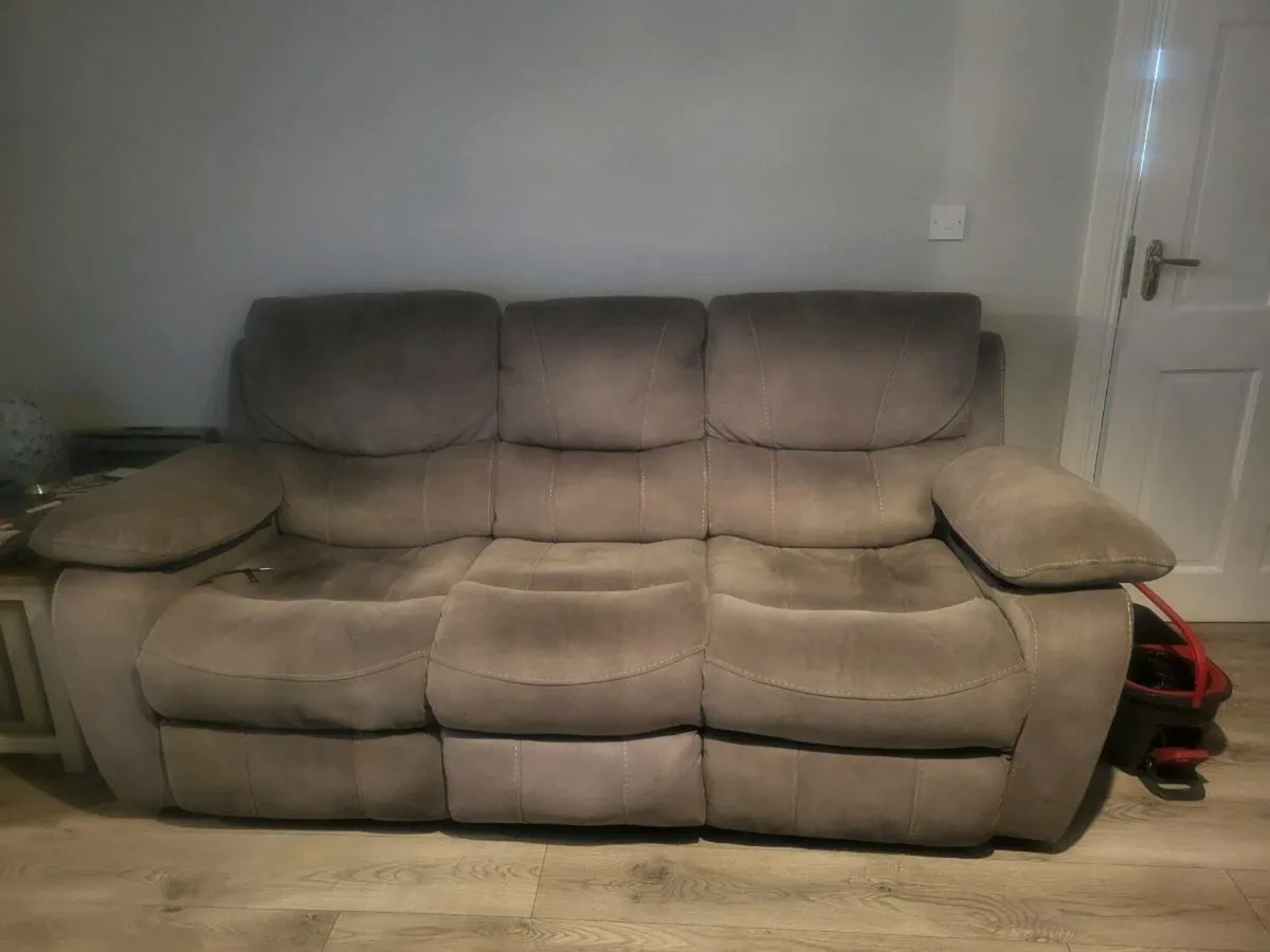 2x 3 seater reclining sofas - Image 1