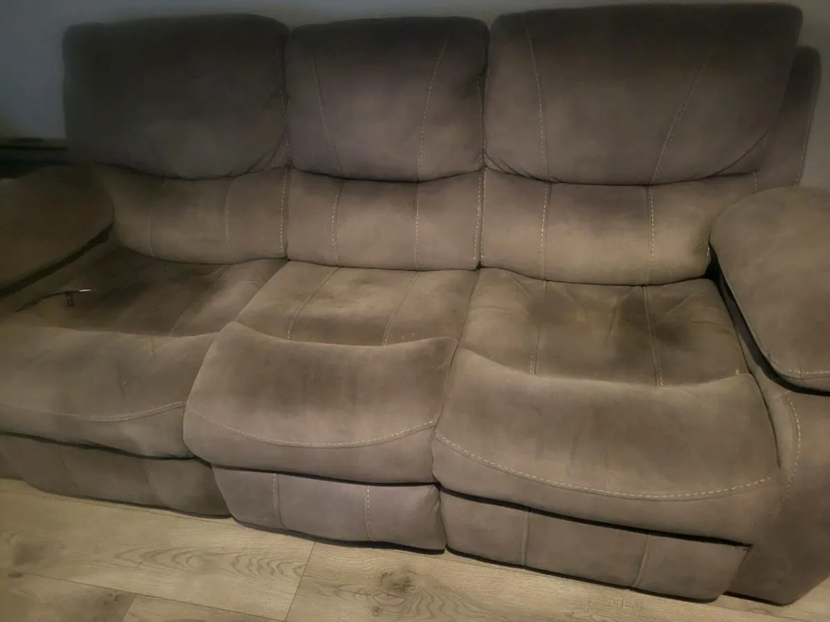 2x 3 seater reclining sofas - Image 3