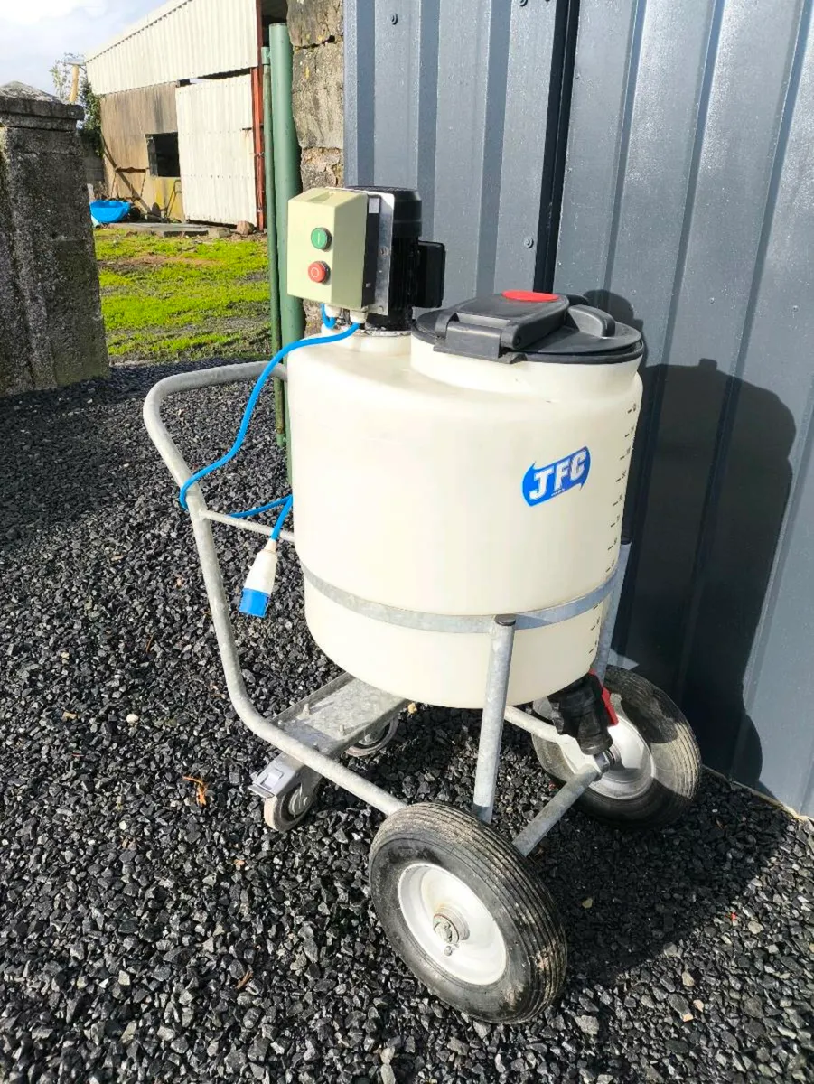 Milk kart with motorised mixer - Image 1