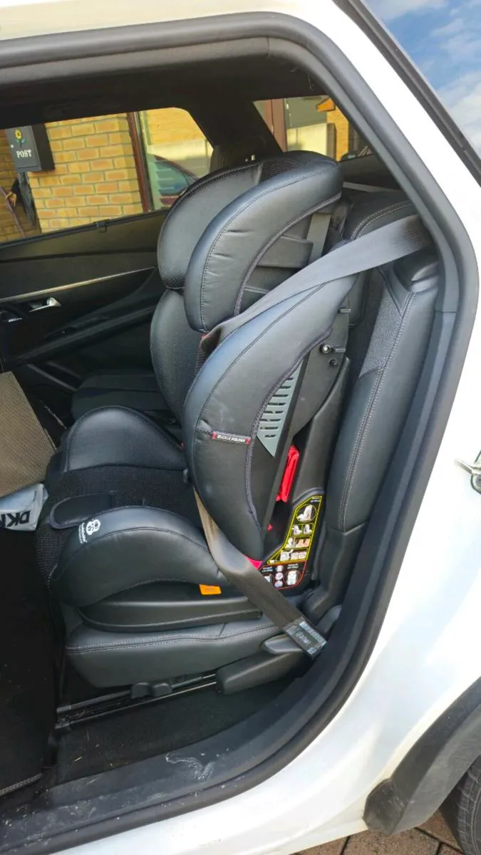 Group l+ll+lll Car Seat 9-36kg Infababy - Image 1