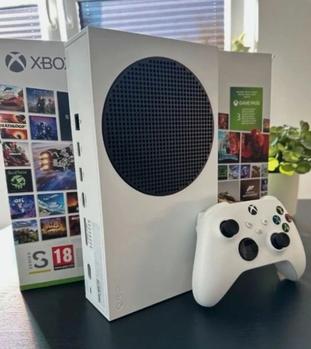Xbox Series s (512GB) white + 3 months game pass - Image 1