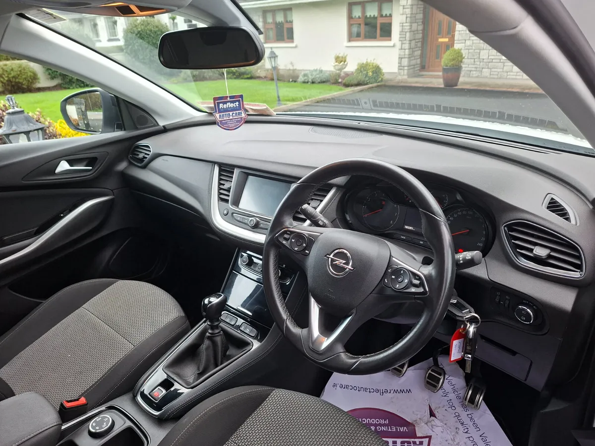 Opel Grandland X 2020 - Image 3