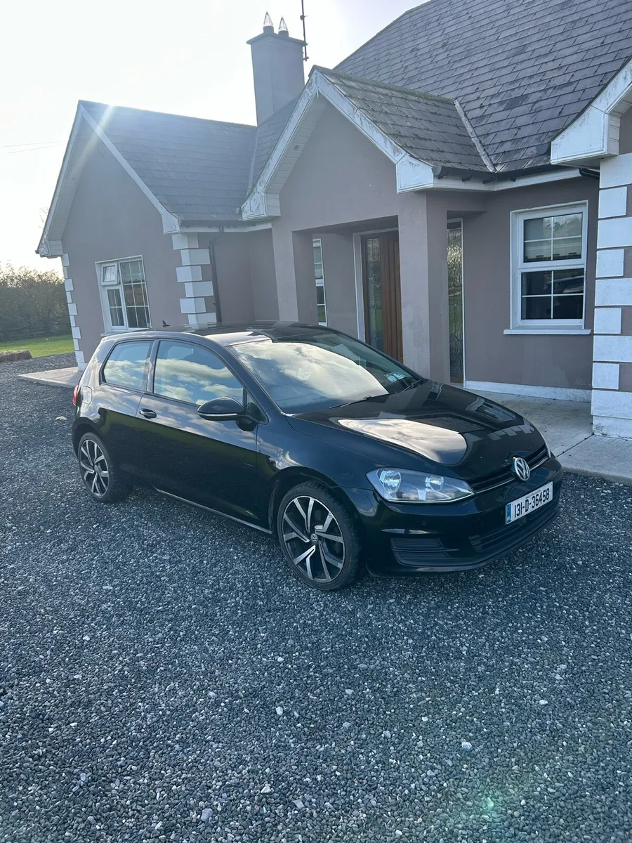 2013 Volkswagen Golf - Image 1