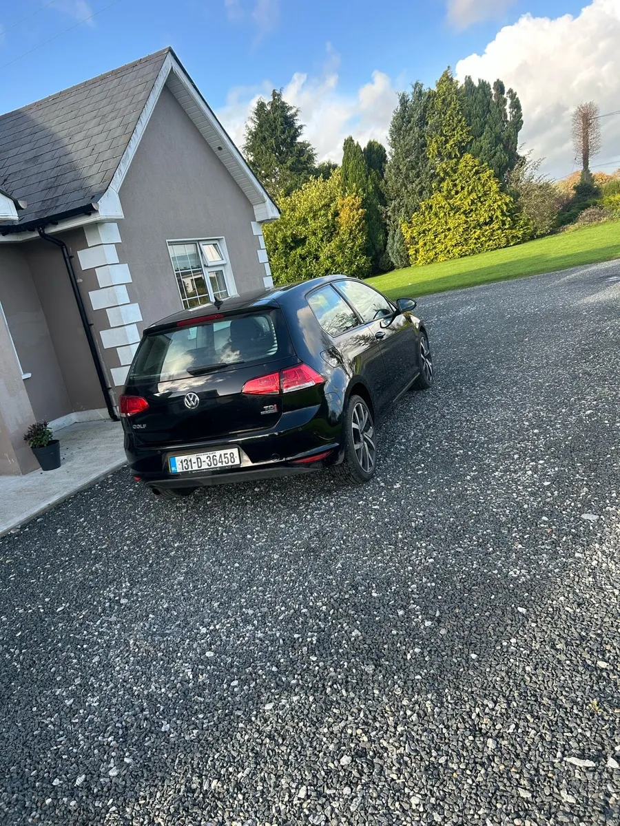 2013 Volkswagen Golf - Image 2