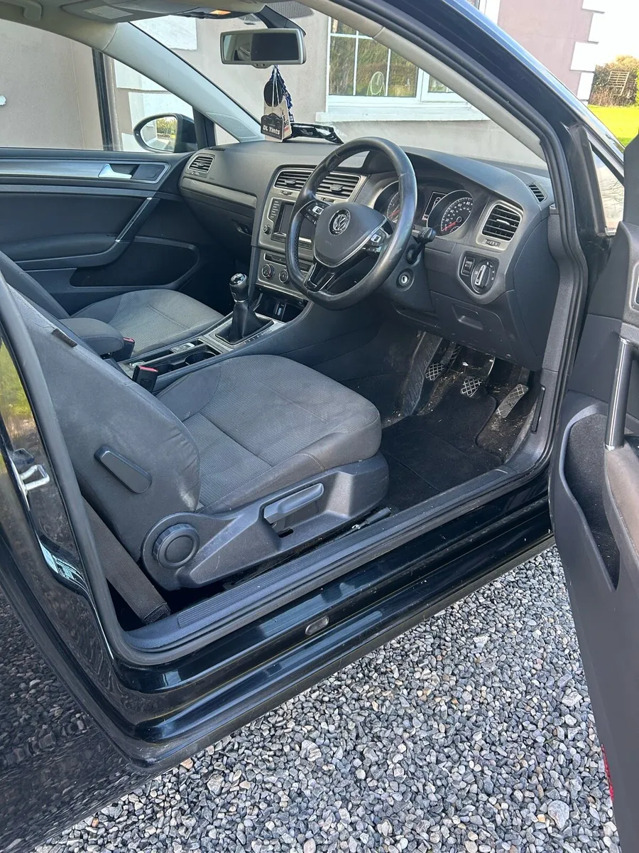 2013 Volkswagen Golf - Image 3