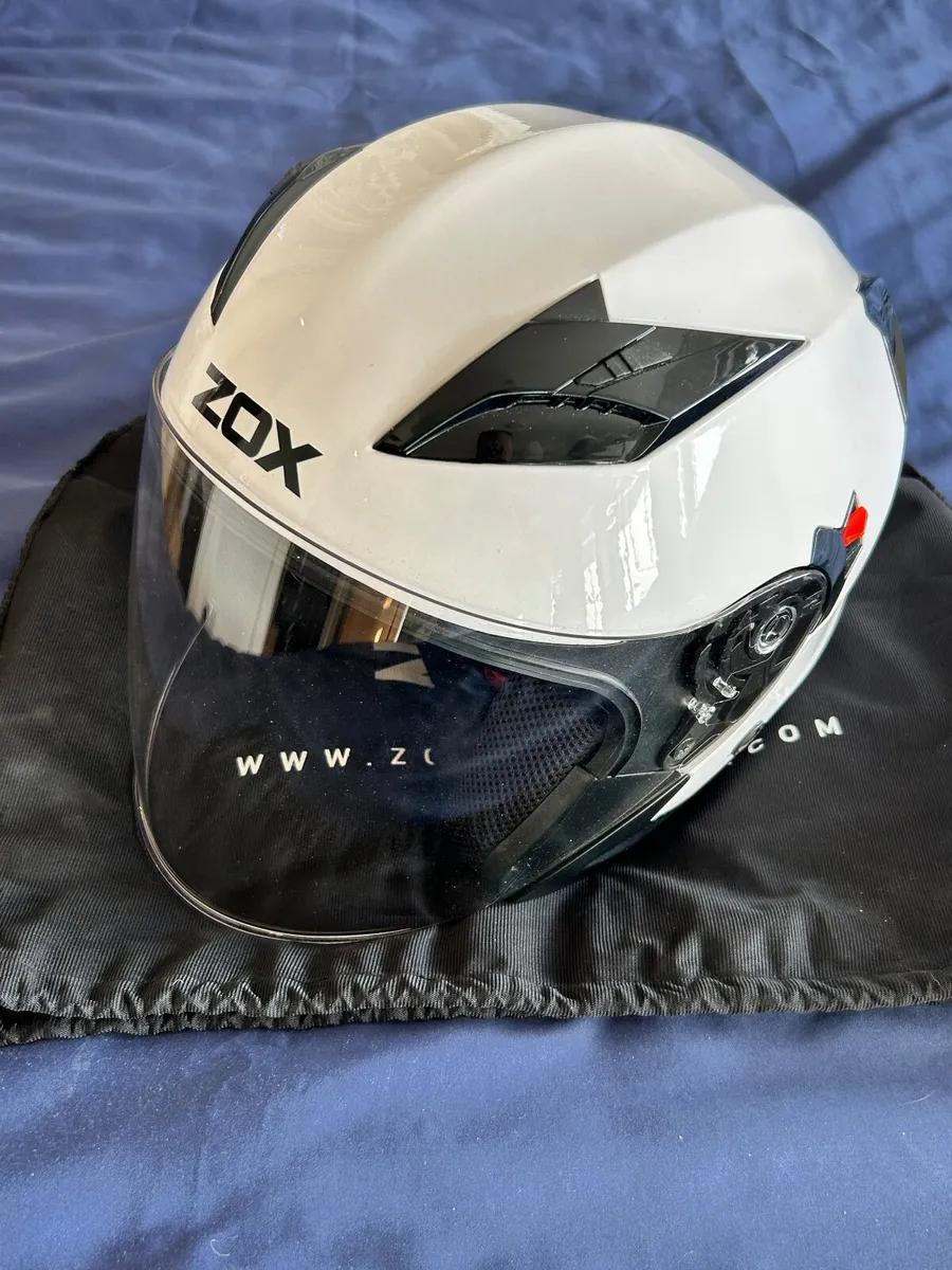 Motorcycle Helmet - Image 2