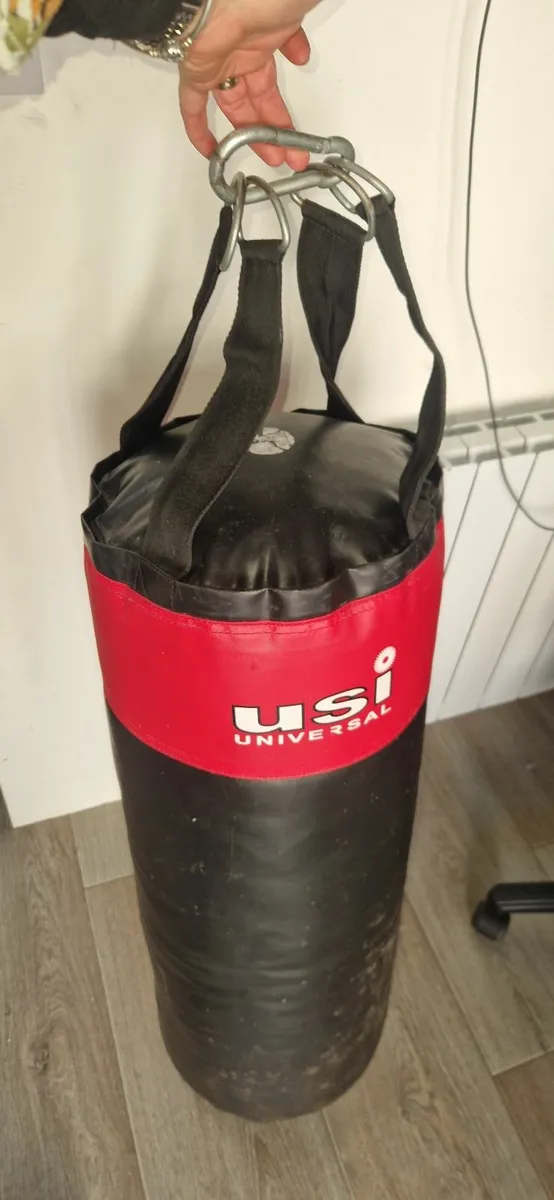 3ft USI Universal Punching Bag + - Image 1