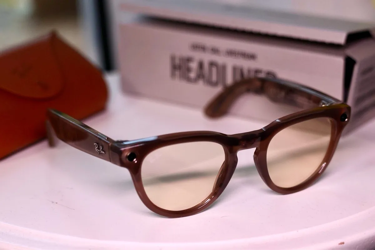 Ray-Ban Meta Headliner Transitions - Image 2