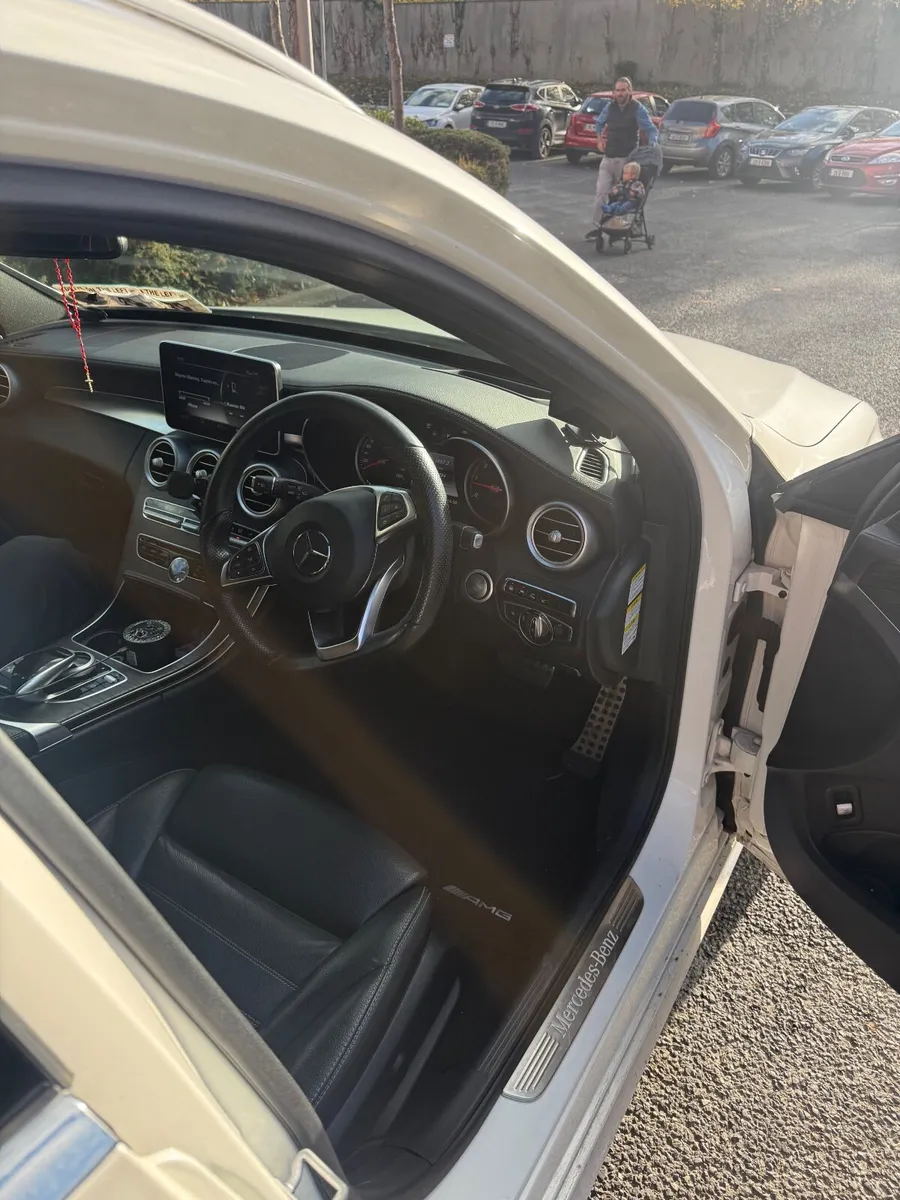 Mercedes-Benz C-Class 2015 - Image 2