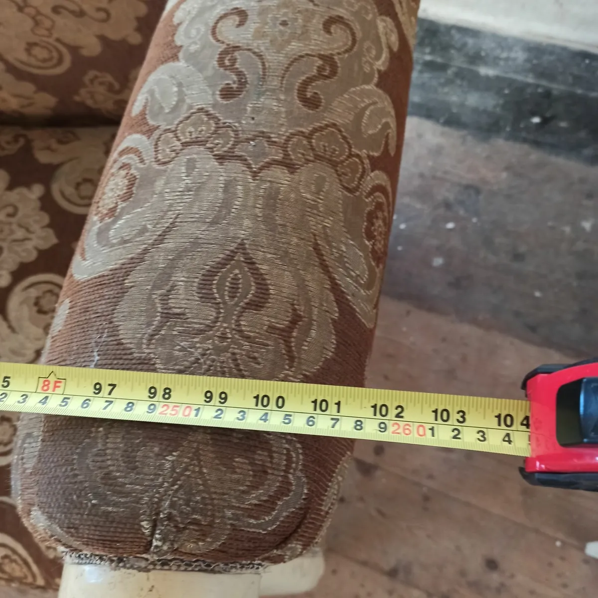 Large couch - Image 1