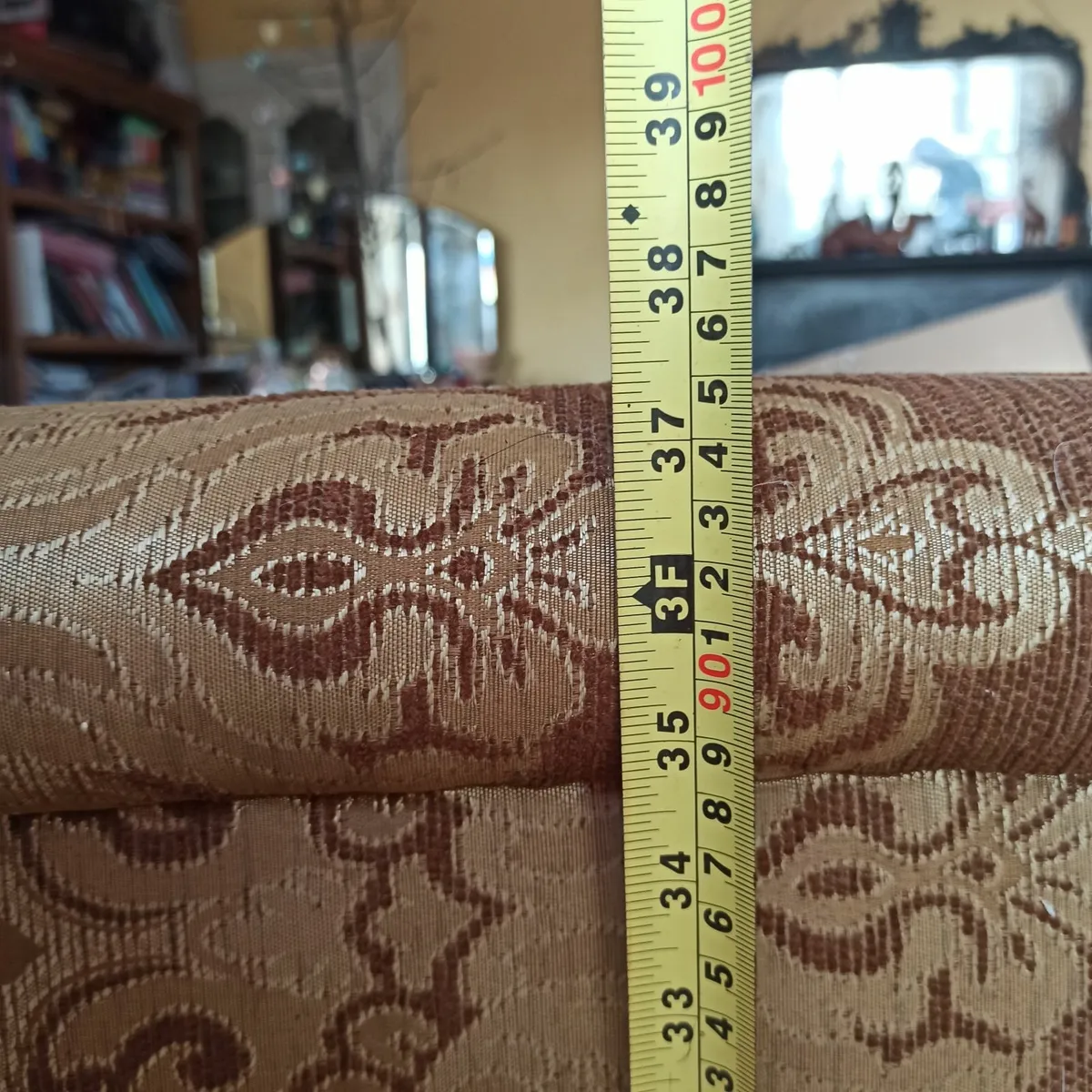 Large couch - Image 4