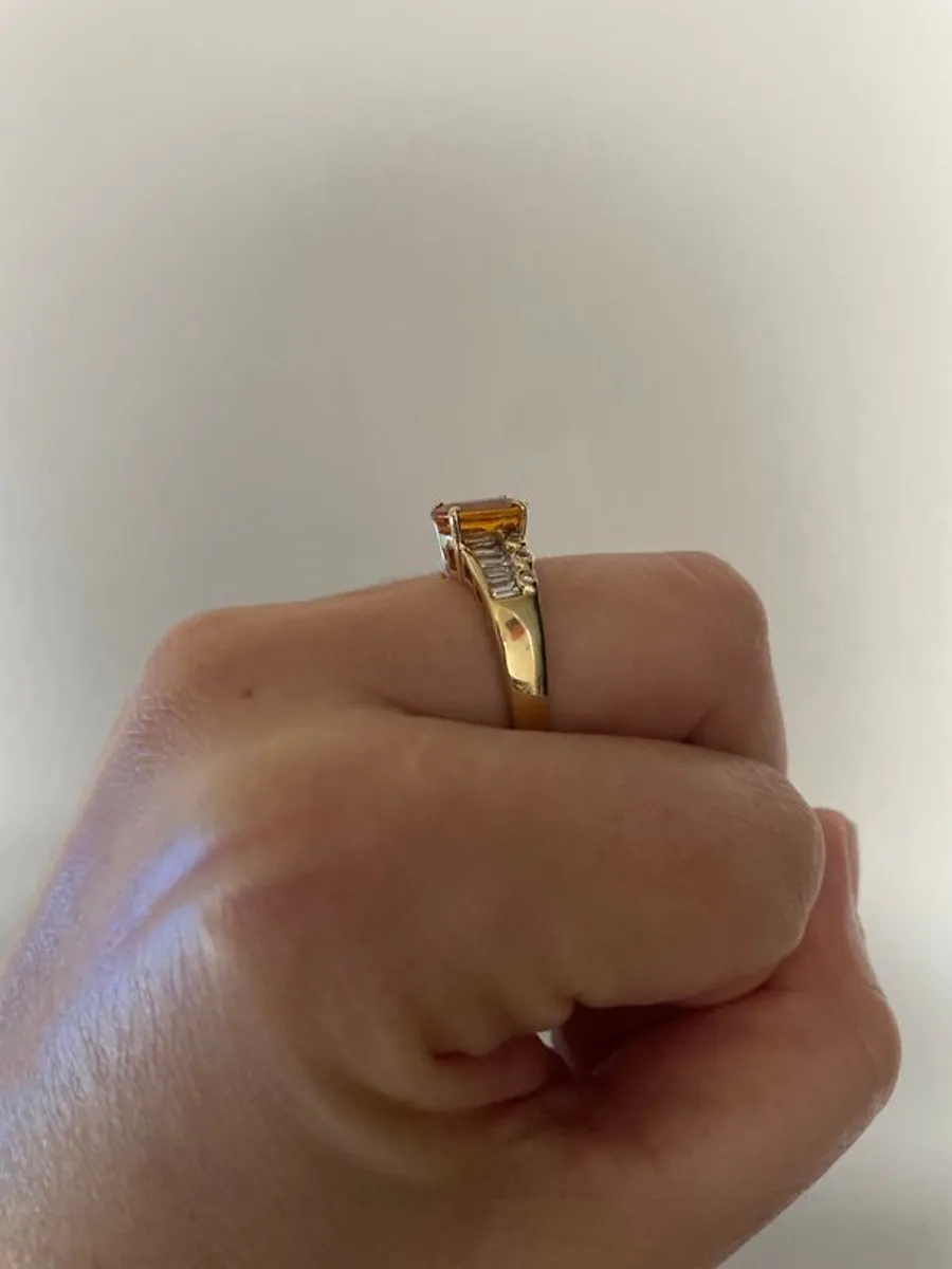 Yellow Sapphire and Diamonds ring - Image 3