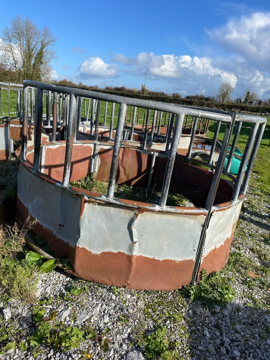 Circular Feeder and Troughs - Image 3