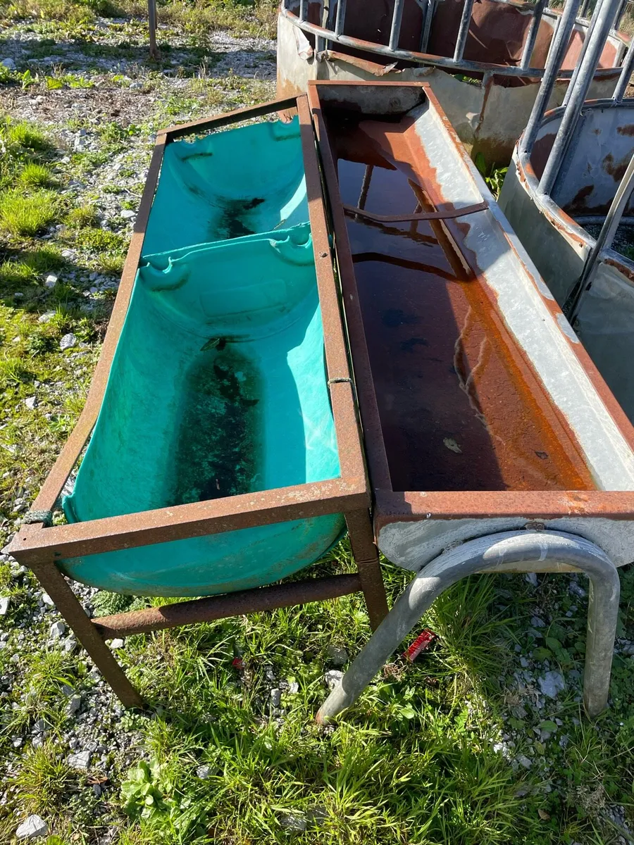 Circular Feeder and Troughs - Image 4