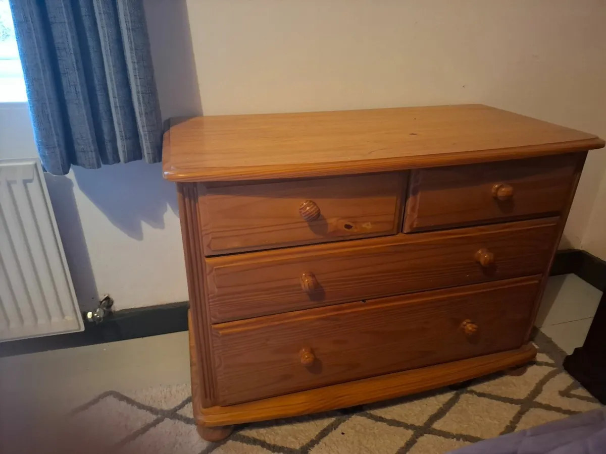Chest of drawers