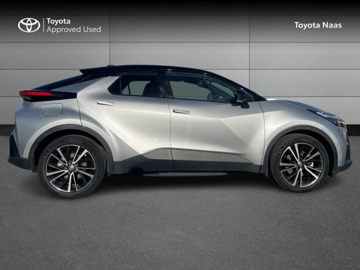 Toyota C-HR *EX DEMO* C-HR PHEV SOL - Image 3