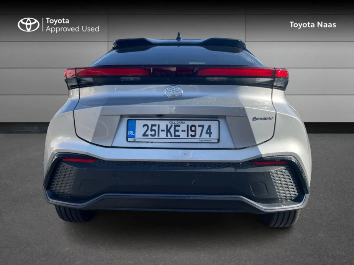 Toyota C-HR *EX DEMO* C-HR PHEV SOL - Image 4